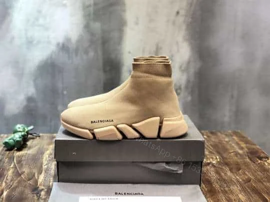 View 2 of BALENCIAGA MEN’S SPEED 2.0 SNEAKER IN BEIGE – BB153