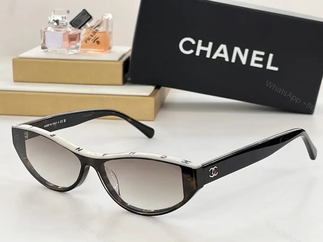 CHANEL — view 1