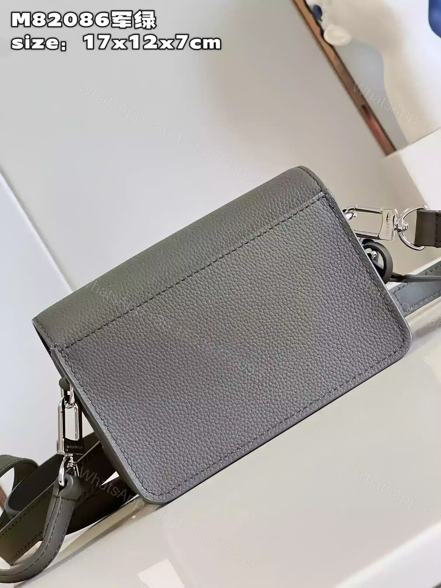 View 3 of LOUIS VUITTON FASTLINE WEARABLE WALLET – RRG067