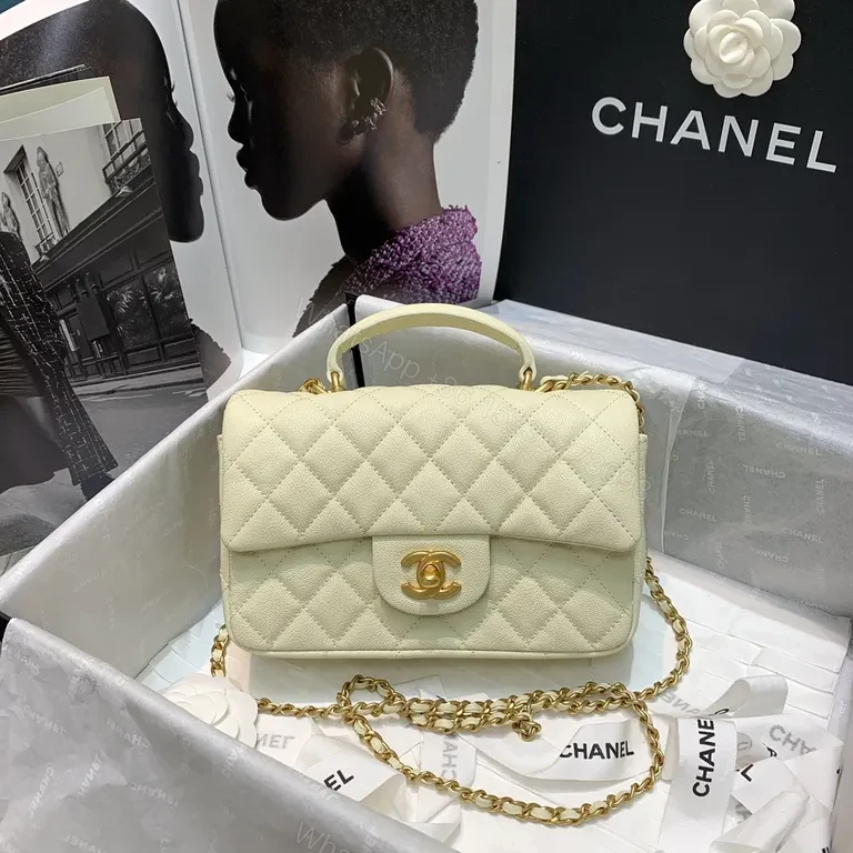 Compact Quilted Handbag with Gold Chain Strap - Timeless Luxury — view 1