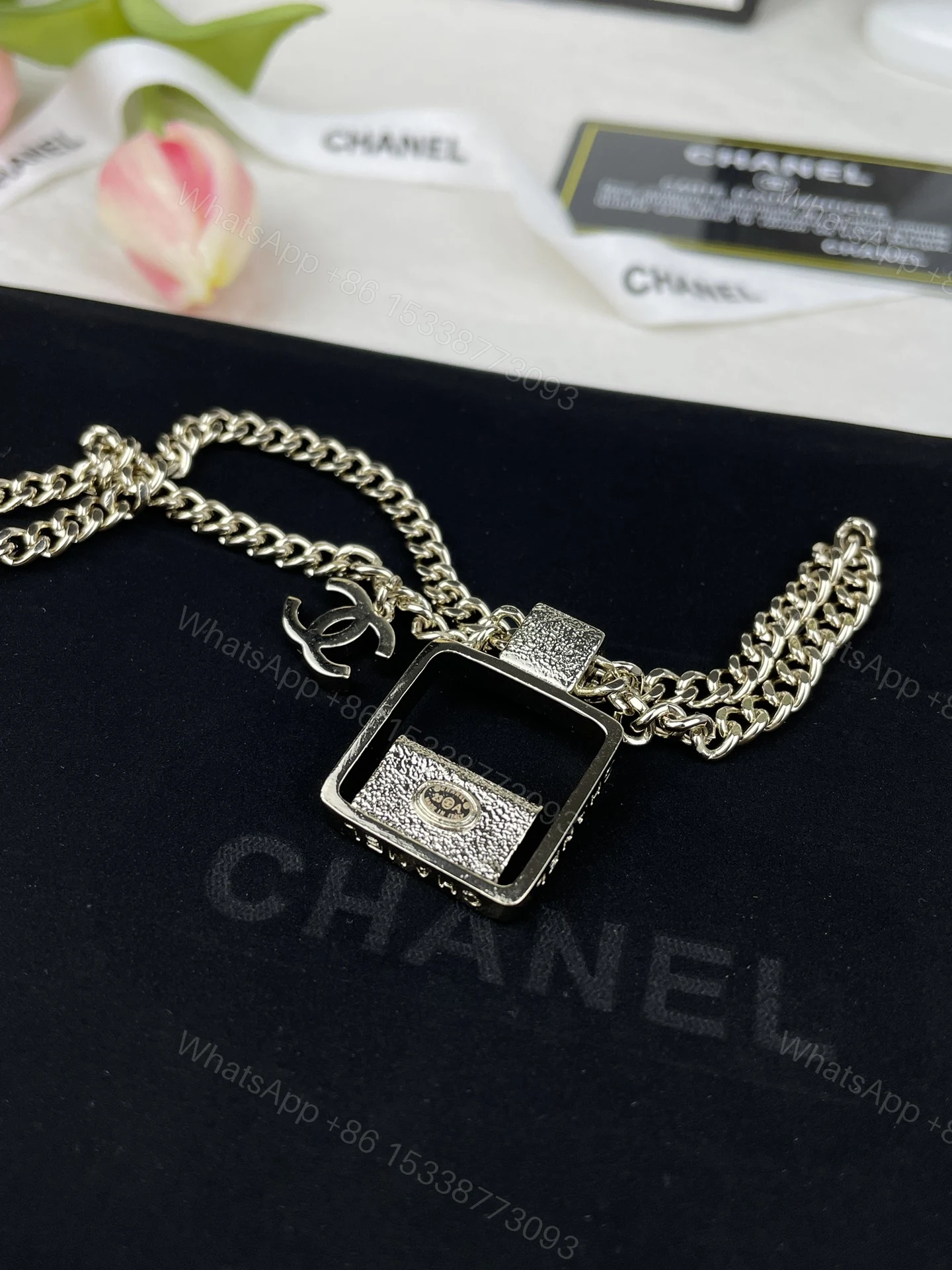 View 2 of EN – Lux Chanel Necklaces 004
