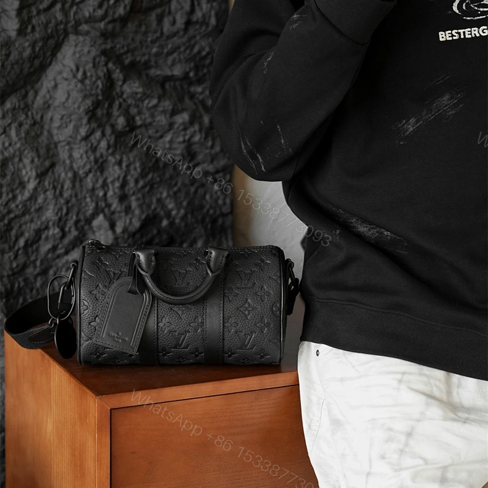 View 27 of 高仿LV*Keepall25系列M20900壓紋牛皮男士單肩包黑色免檢版