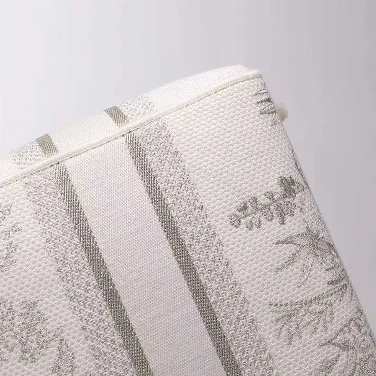 View 5 of Textured Dior Handbag: Structured Luxury, Allâ€‘Day Sophistication