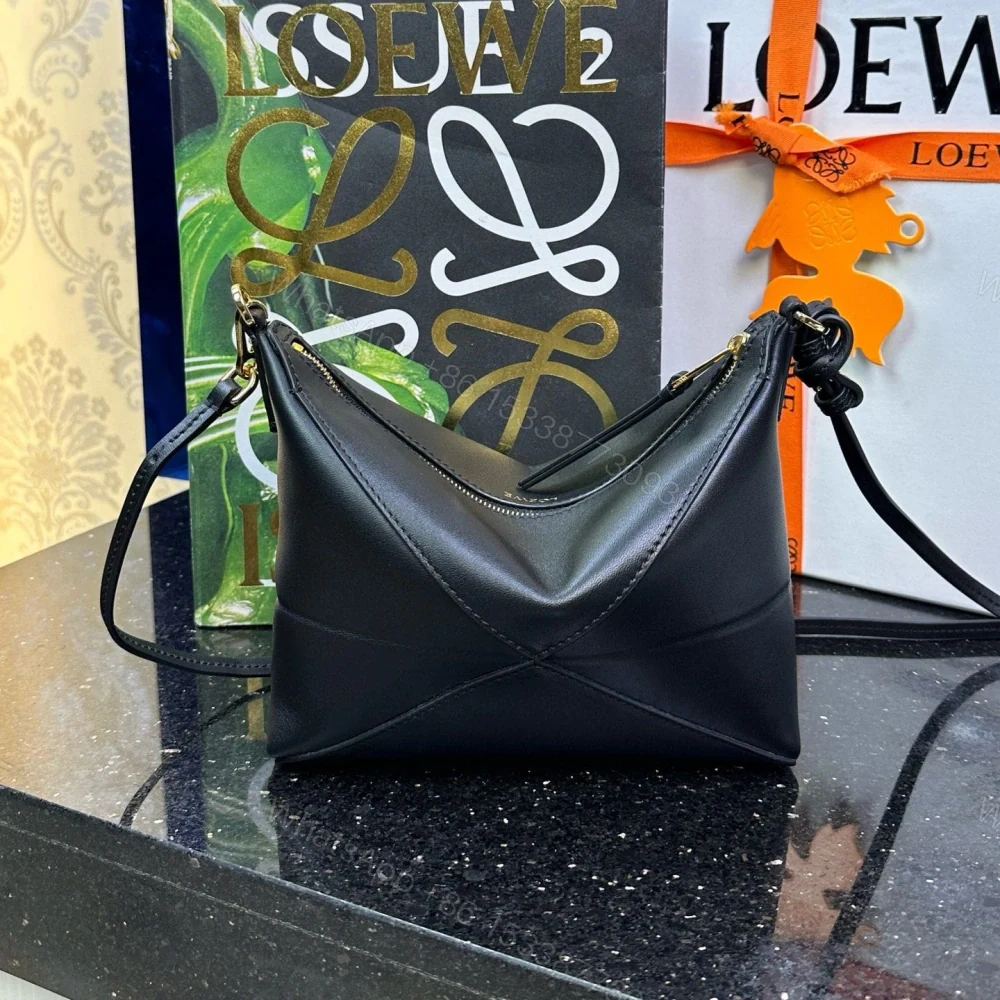 View 4 of 高仿Loewe*Fold系列1100小牛皮手提單肩包黑色免檢版