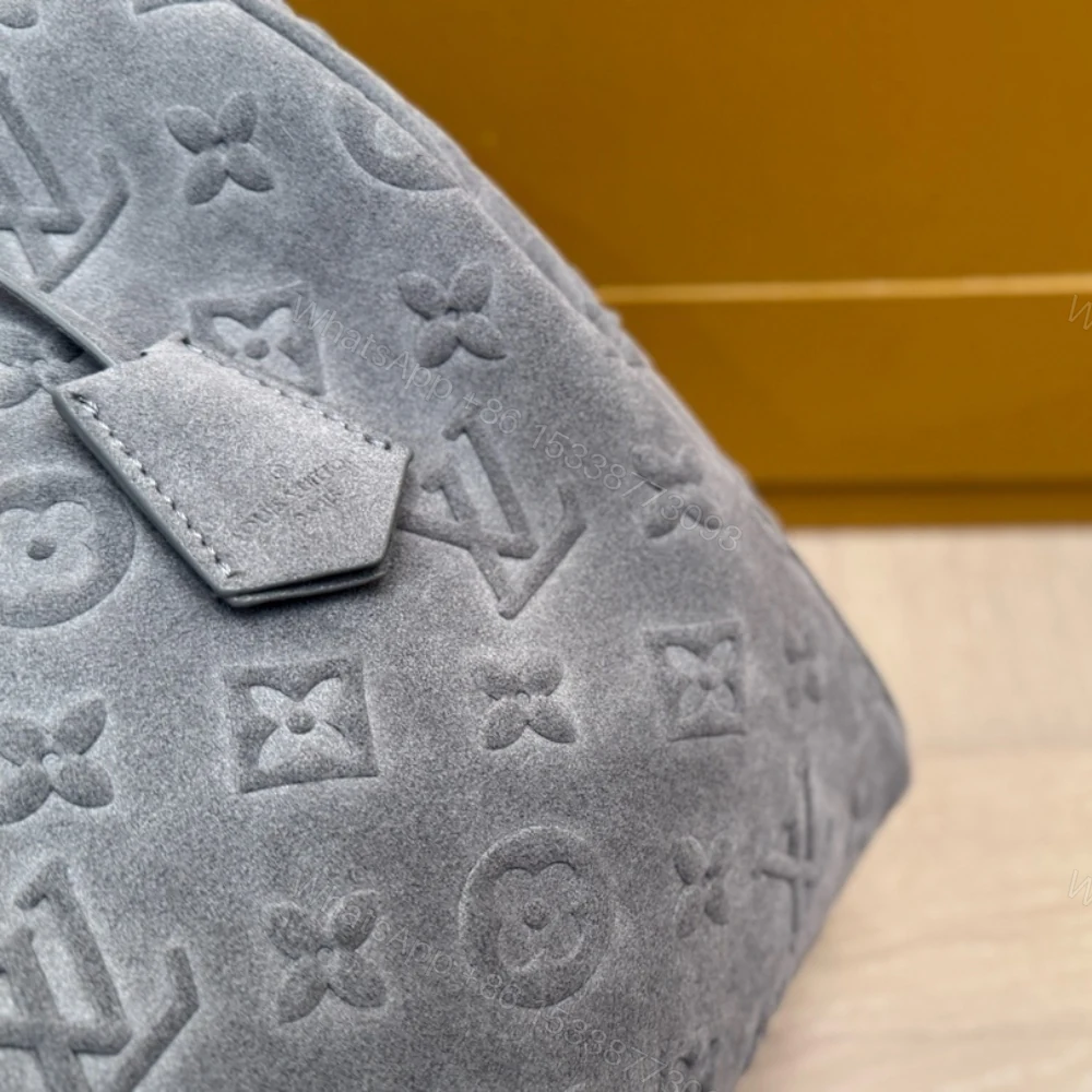 View 5 of Louis Vuitton Speedy P9 Bandoulière 40 Gray 40Cm M15225