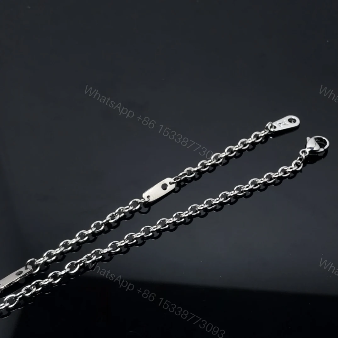 View 4 of EN – Lux LV Necklaces 049