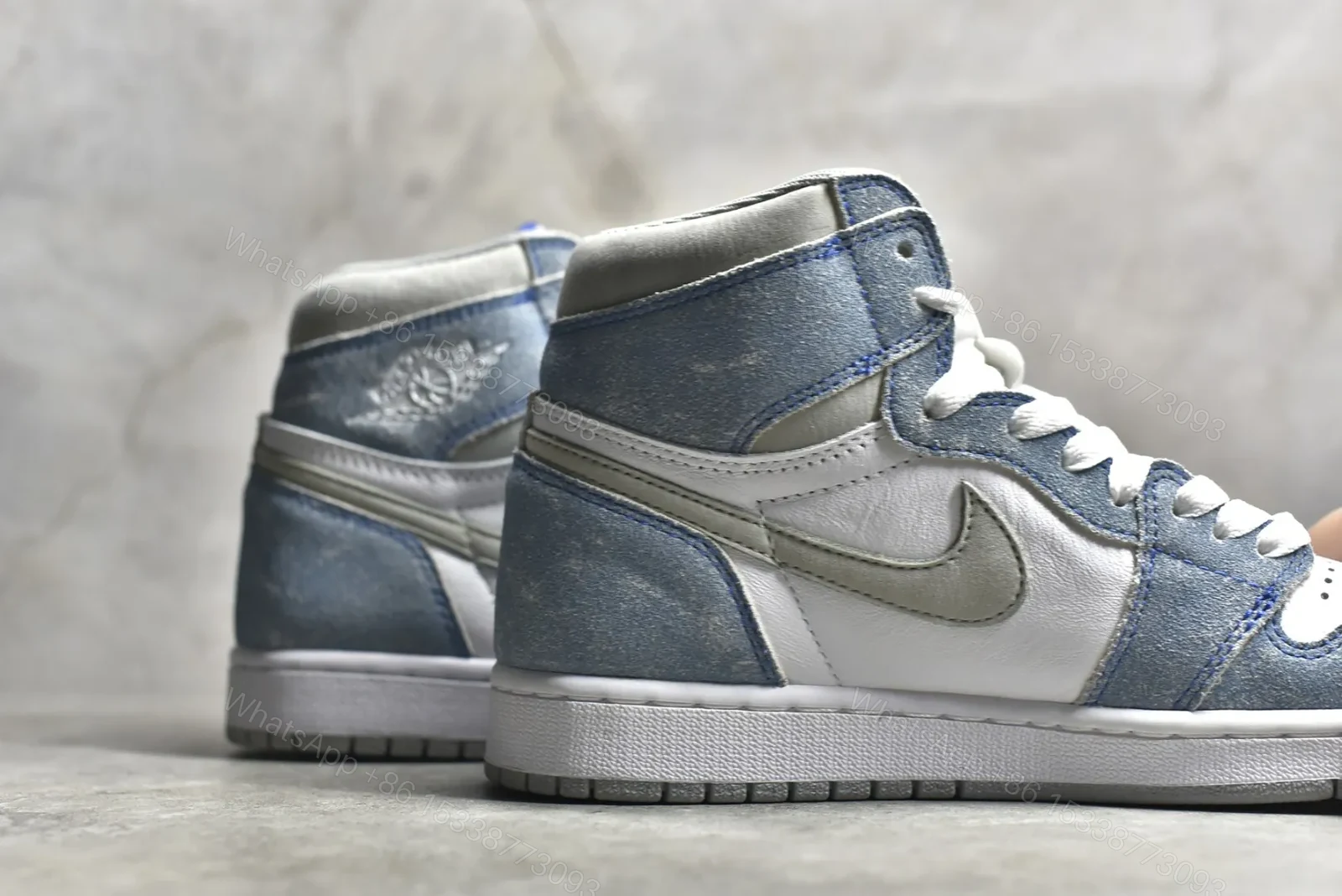 View 5 of Air Jordan 1 Retro High OG Hyper Royal Reps