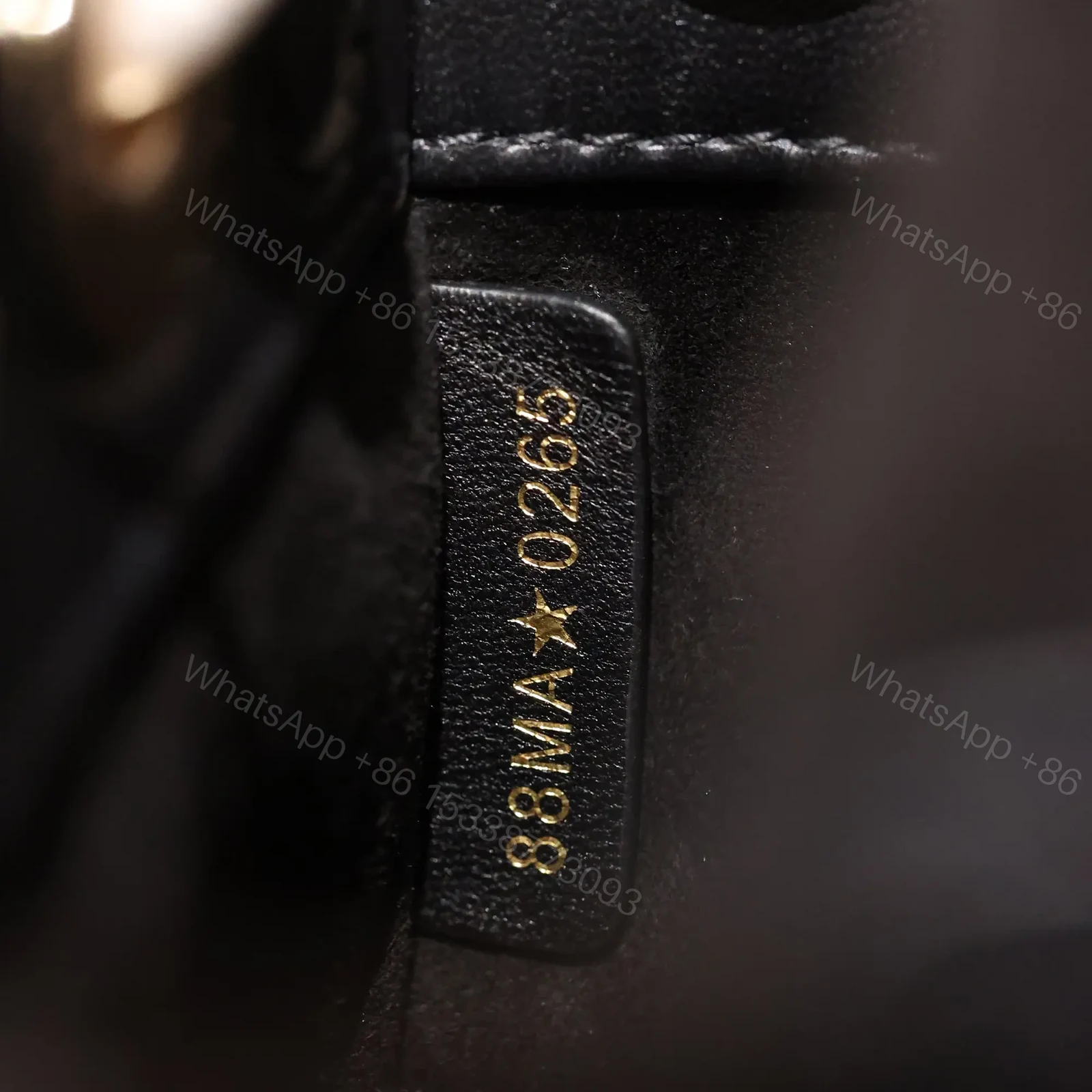 View 25 of 高仿Dior*LadyDJoy系列S0636M900小羊皮戴妃包黑色Mini免檢版