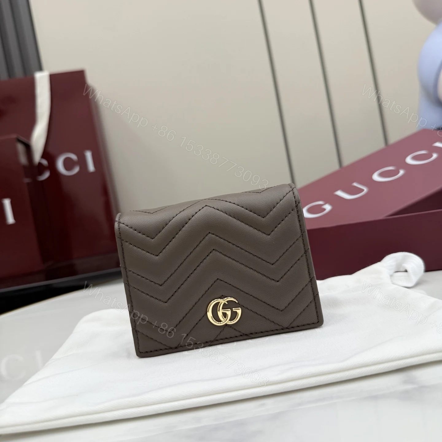 Gucci原單GG壓紋短夾男士款簡約百搭輕薄設計精品皮夾 — view 1