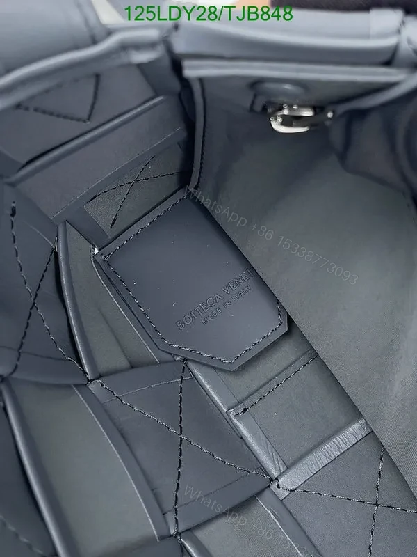 View 29 of Bottega Veneta Premium Nappa Leather Intrecciato Weave Bag with Magnetic Fastening BV9101