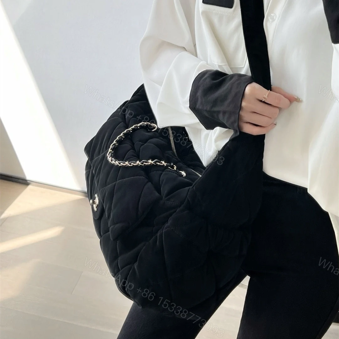 View 19 of 高仿Chanel*25N系列AS5055絲絨單肩包黑色免檢版
