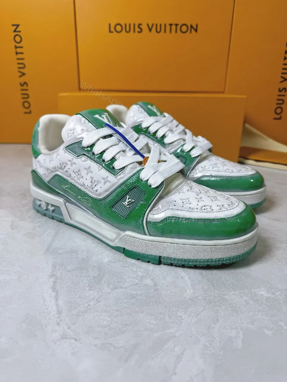 Green & White Signature Sneakers: Bold Contrast Accents, Premium Comfort — view 1