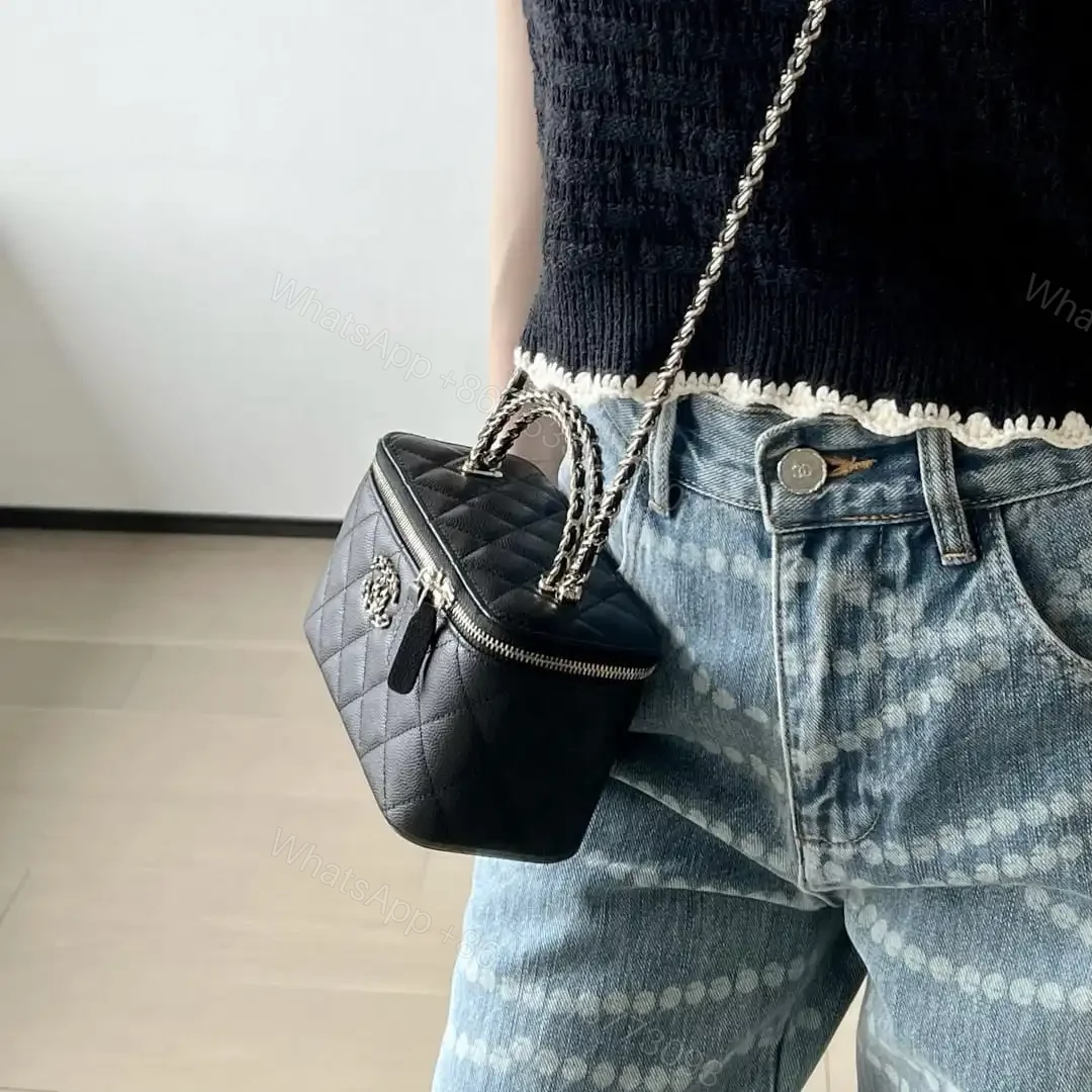View 18 of 高仿Chanel*26S系列AP5182小球紋牛皮盒子包黑色免檢版