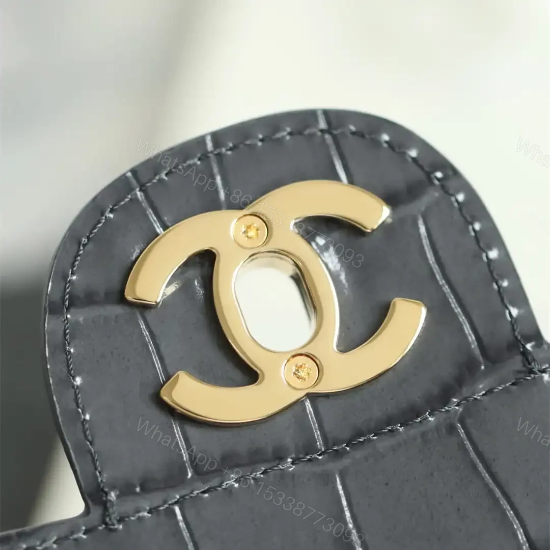 View 13 of 高仿Chanel*26A系列AS6424高級手工坊牛皮鱷魚紋手袋免檢版