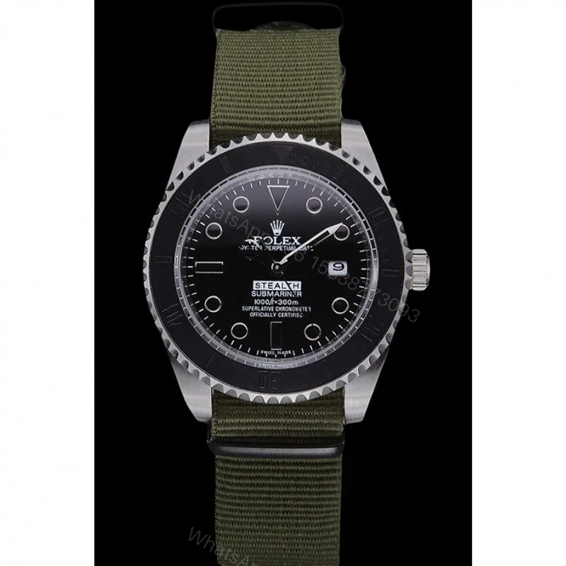 View 2 of Replica Rolex Submariner Black Dial 621990