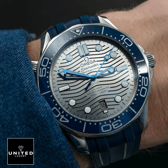 View 5 of Omega 007 Replica