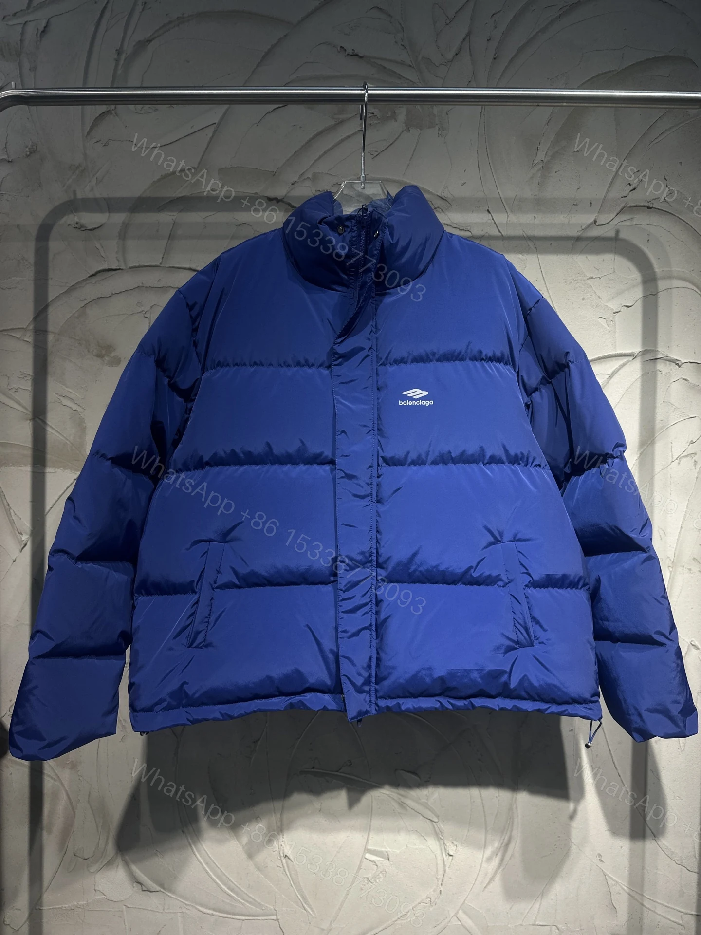 Balenciaga高仿羽絨外套男士款 亮眼寶藍色系冬季新作 — view 1