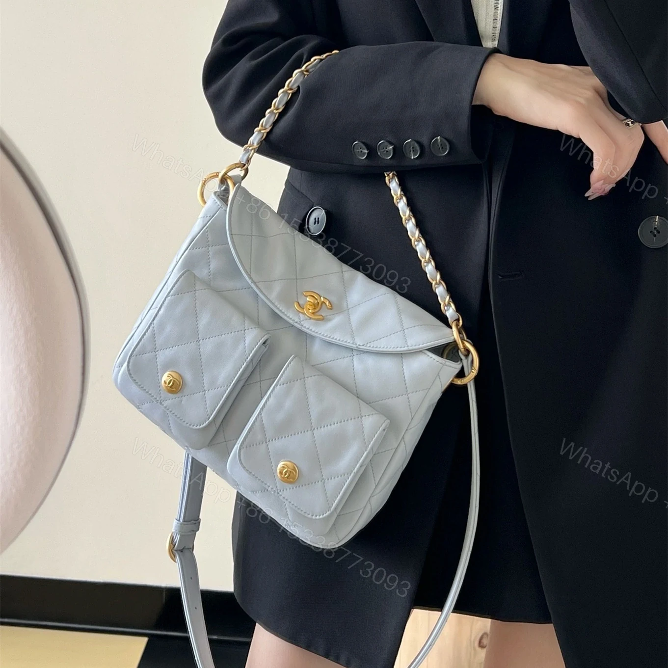 View 20 of 高仿Chanel*24P系列AS4743夾層郵差包灰色小號免檢版