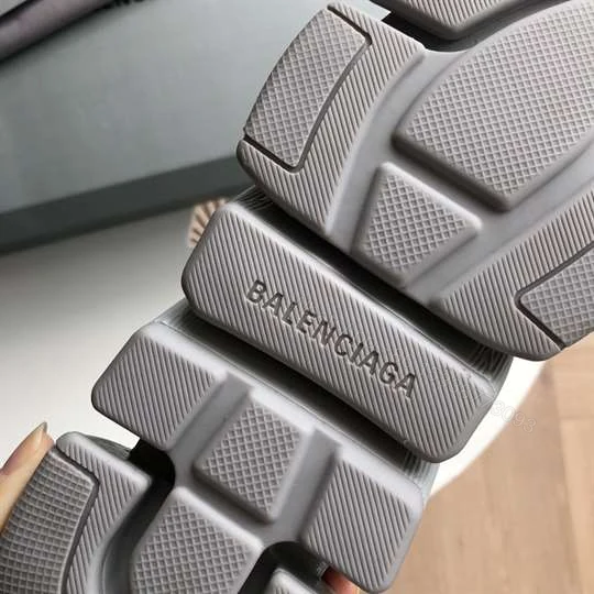 View 6 of BALENCIAGA SPEED 2.0 SNEAKER IN GREY RECYCLED KNIT – BB142