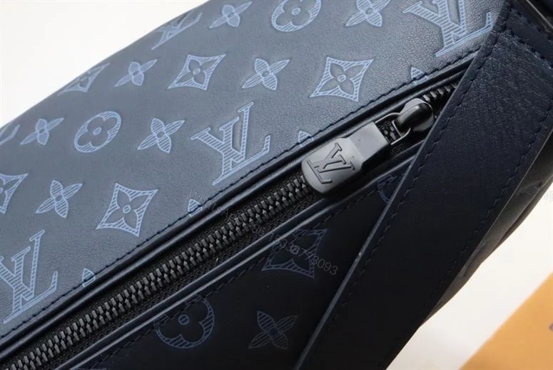 View 5 of DISCOVERY BUMBAG PM M45729