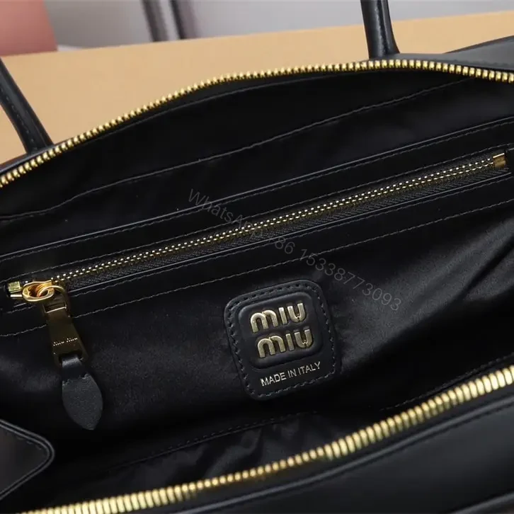 View 7 of 高仿miumiu*5BB172壓紋LOGO手提包小牛皮黑色免檢版