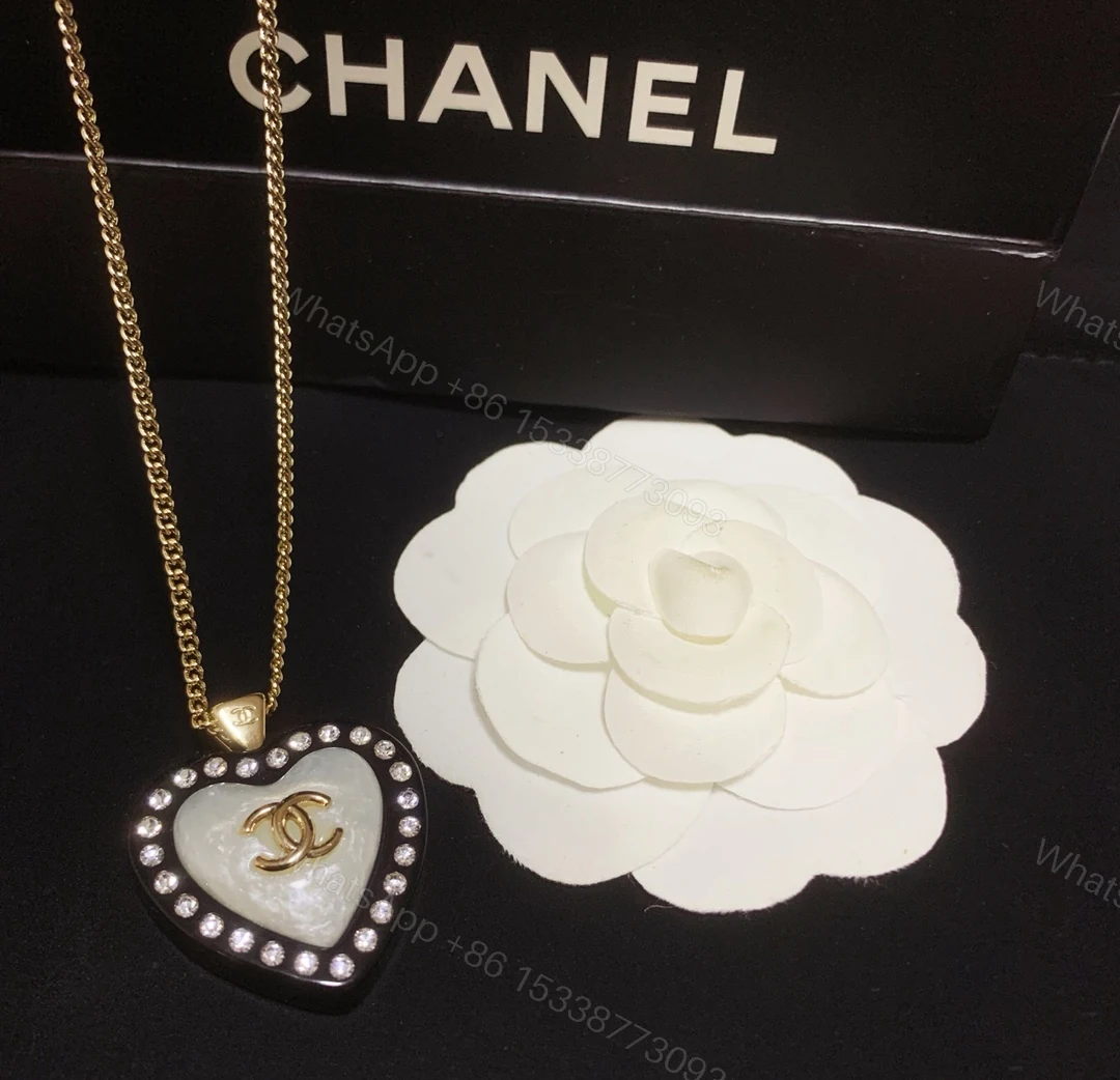 View 4 of EN – Lux Chanel Necklaces 036