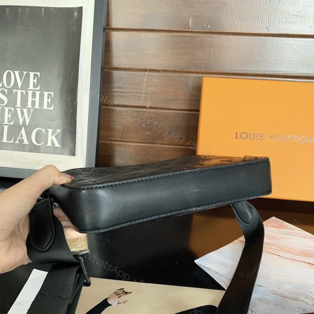 View 7 of Louis Vuitton Duo Messenger Bag Black 25Cm M69827