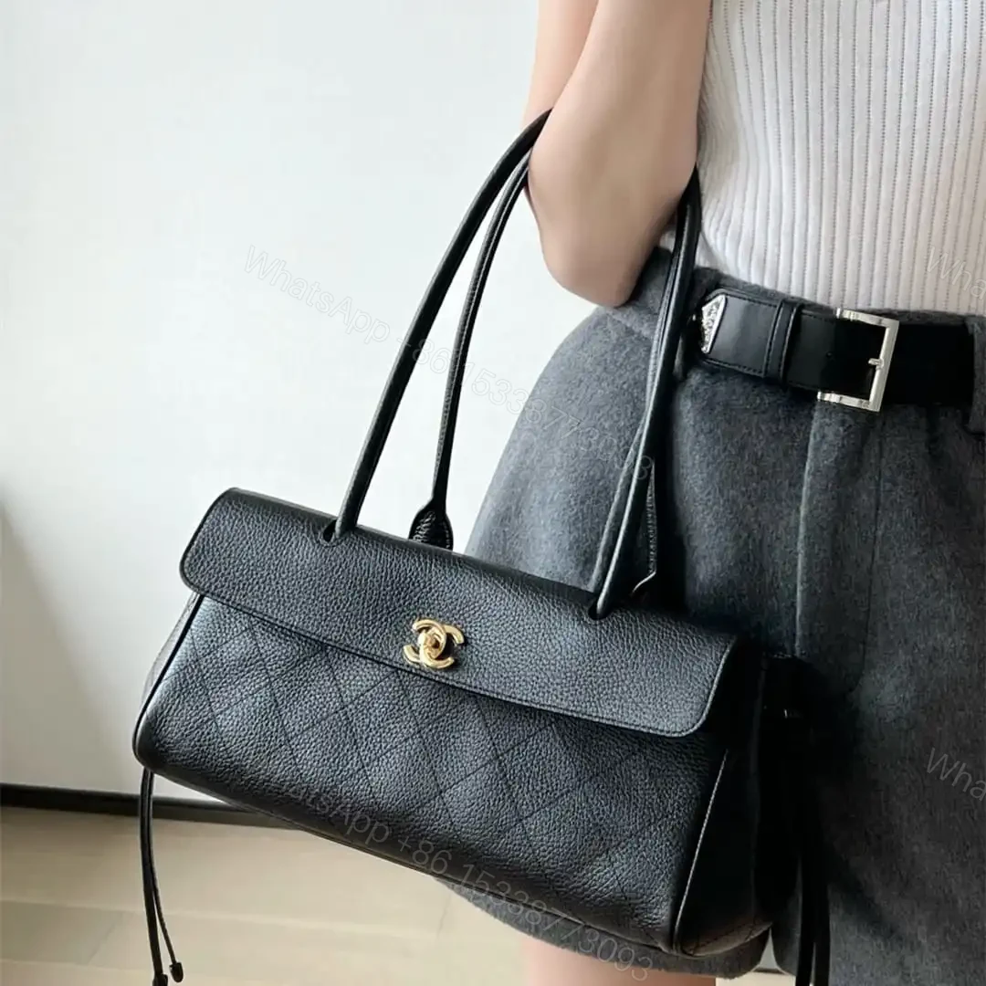 View 19 of 高仿Chanel*26S系列AS6288粒面小牛皮單肩包黑色免檢版