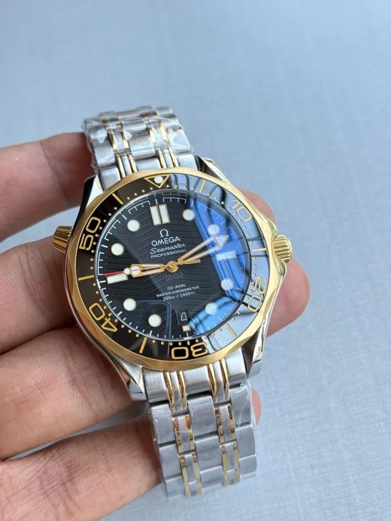 Omega Seamaster Diver Co-Axial 7A Automatic 12Hr Dial — view 1