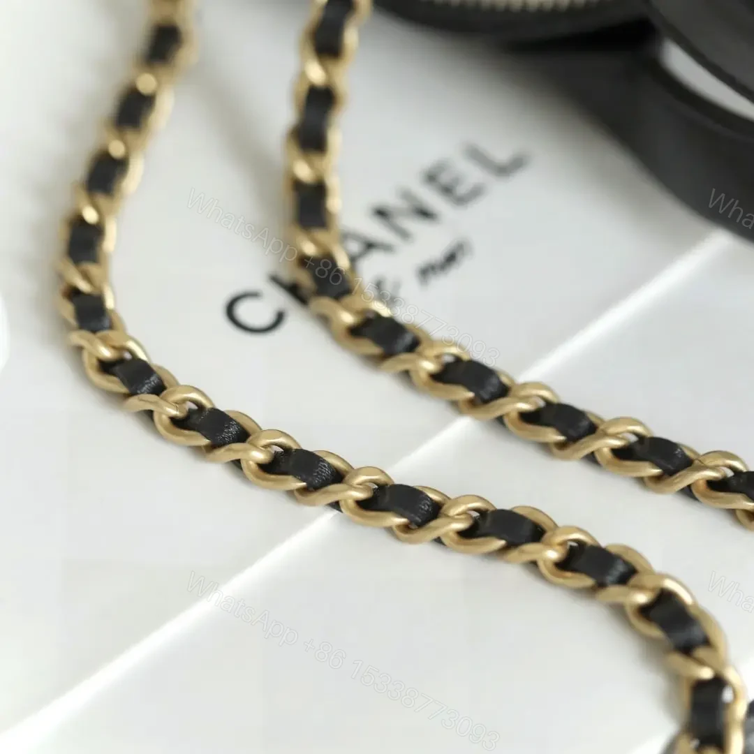 View 16 of 高仿Chanel*25A系列AS4742麂皮拼小羊皮貝殼包免檢版