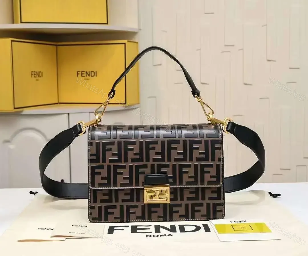 Design Kan U Medium Leather Shoulder Bag – Dubai Fashion LUX — view 1