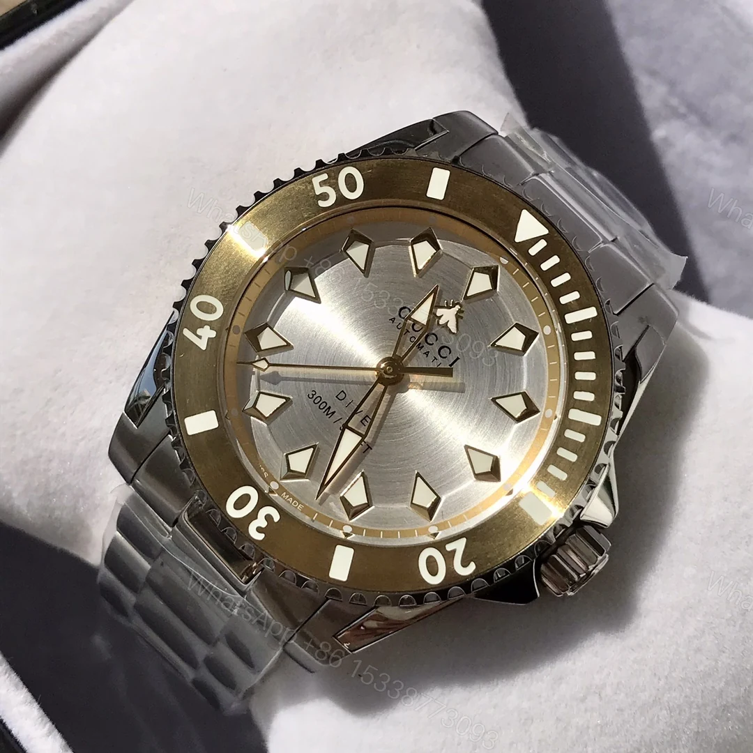 Gucci Dive 銀色表盤金色錶圈鋼帶腕錶 雙色款 — view 1