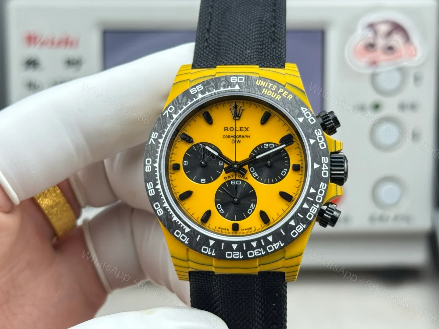 Rolex Daytona Yellow Replica 40MM Premium Carbon Fiber Black Fabric Strap RG-ROLEX-DAYTONAR74-YELLOW — view 1
