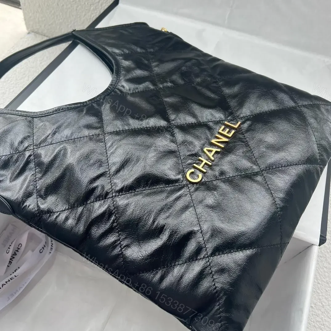 CHANEL — view 1