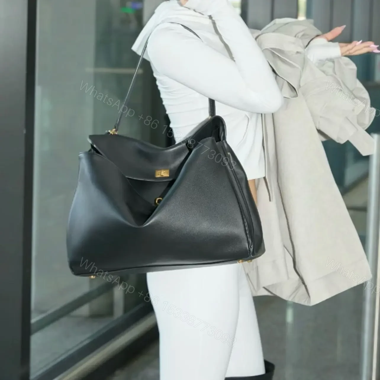View 20 of 高仿Balenciaga*Rodeo系列V51000小牛皮手袋黑金大號免檢版