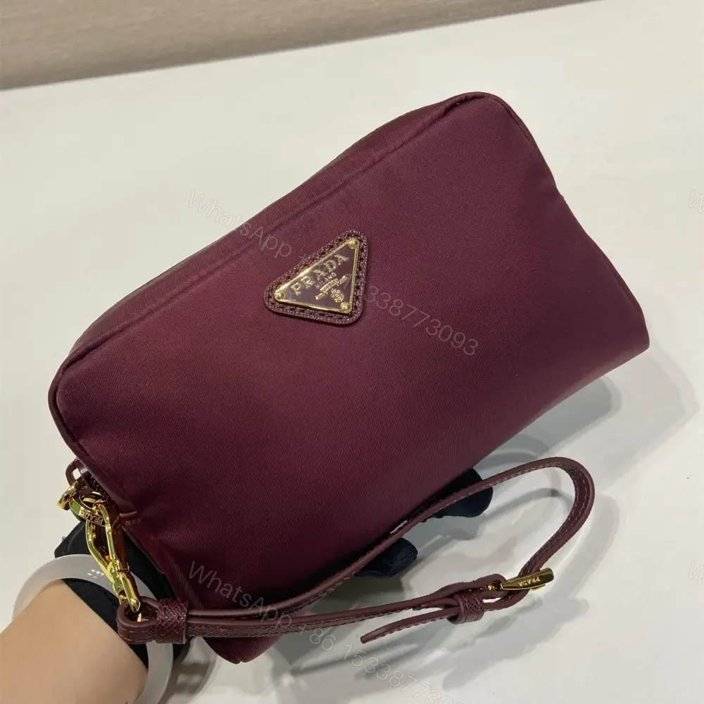 View 5 of 高仿Prada*RE-Nylon系列1NS021手拿包酒紅色小號免檢版