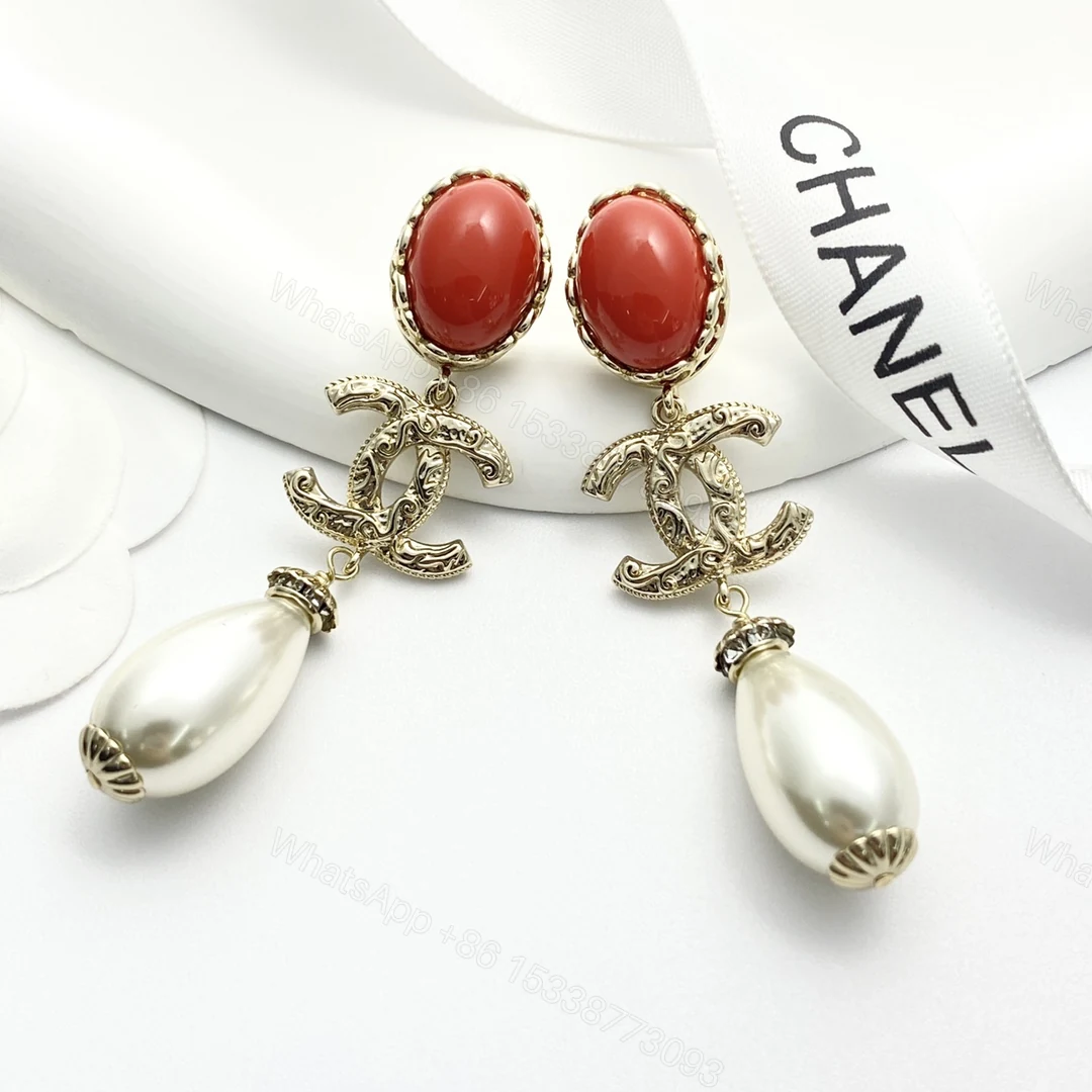 Chanel 高仿 女款 紅寶石珍珠垂墜耳環 華麗設計款 — view 1