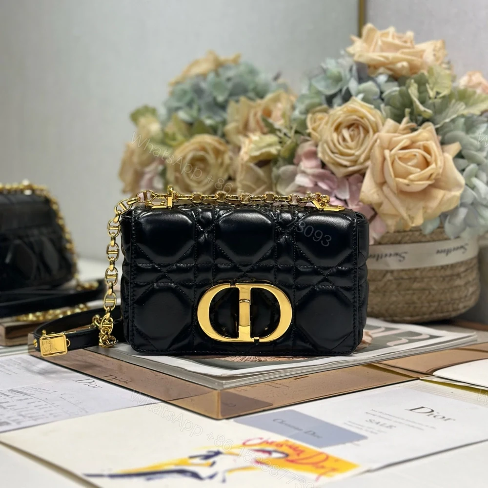 高仿Dior*Caro系列M9241M901藤格紋小牛皮單肩包黑金色小號免檢版 — view 1