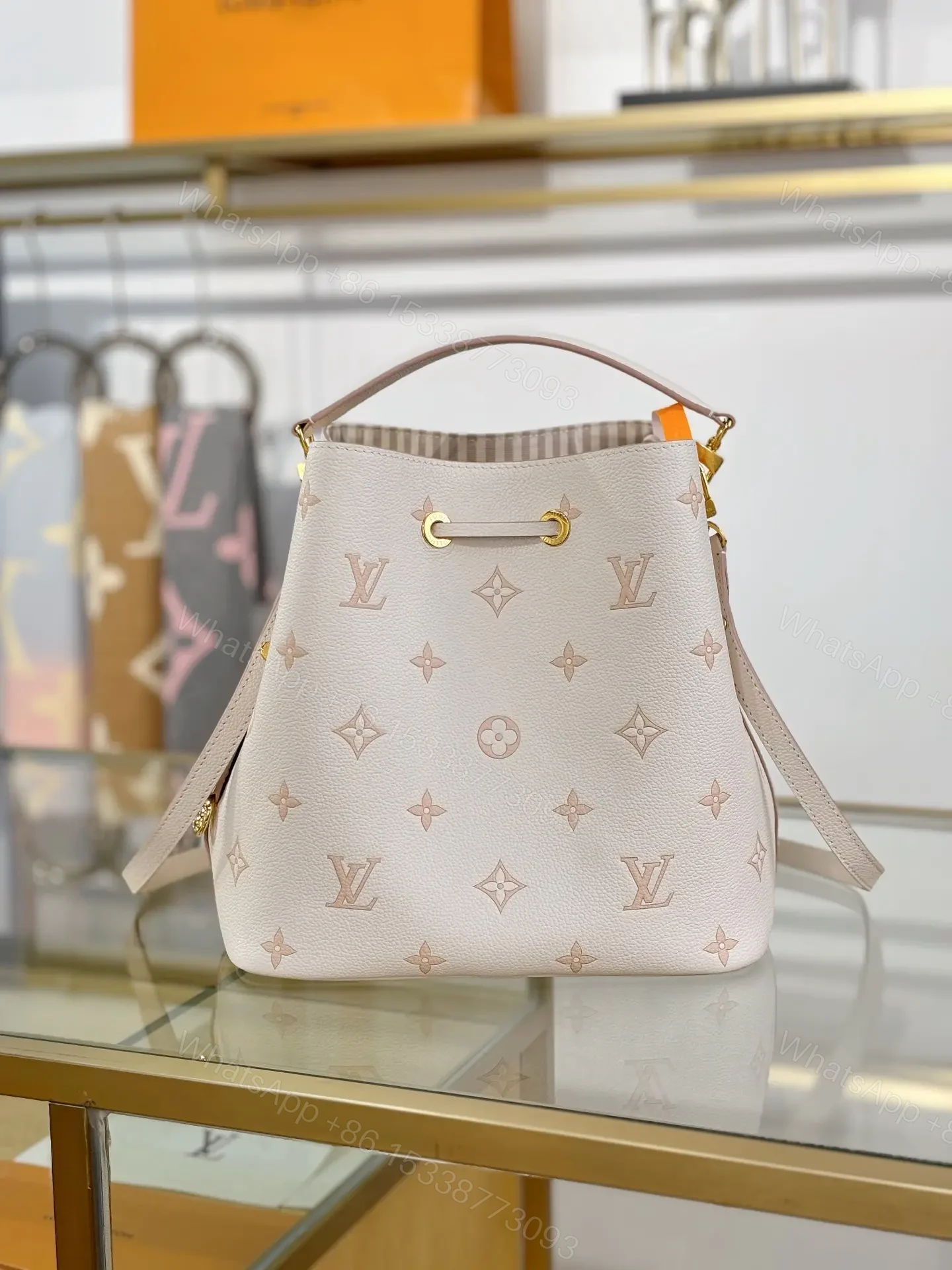 View 7 of Louis Vuitton NéoNoé MM bucket bag