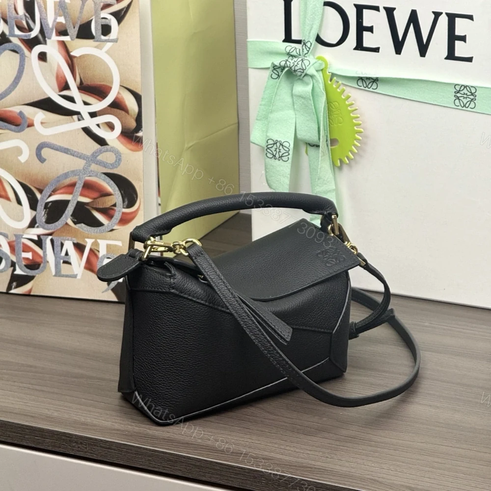 View 2 of 高仿Loewe*Puzzle系列1100單肩包小牛皮黑色Mini免檢版