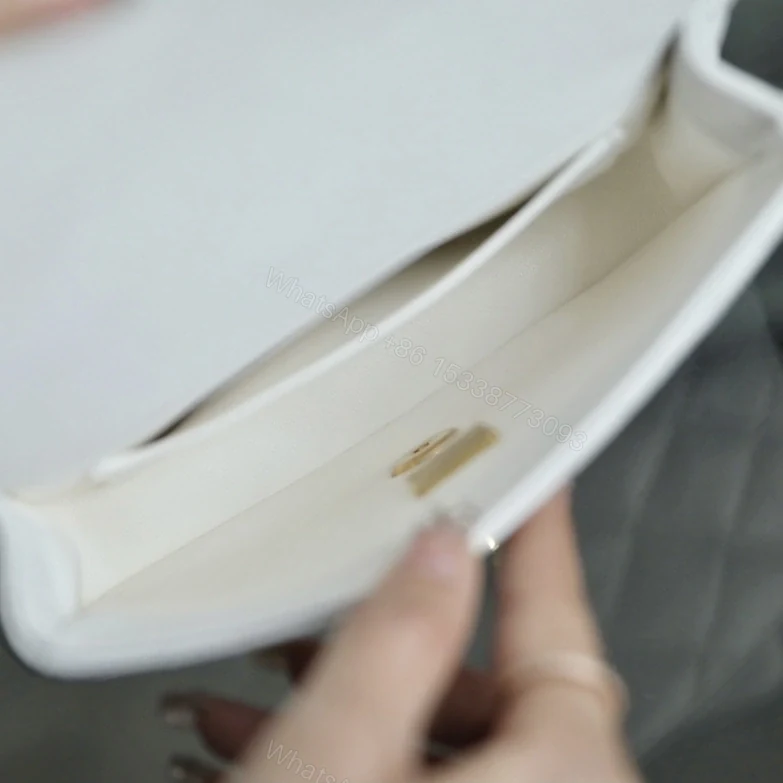 View 7 of 高仿Chanel23P系列白色口蓋包小號免檢版