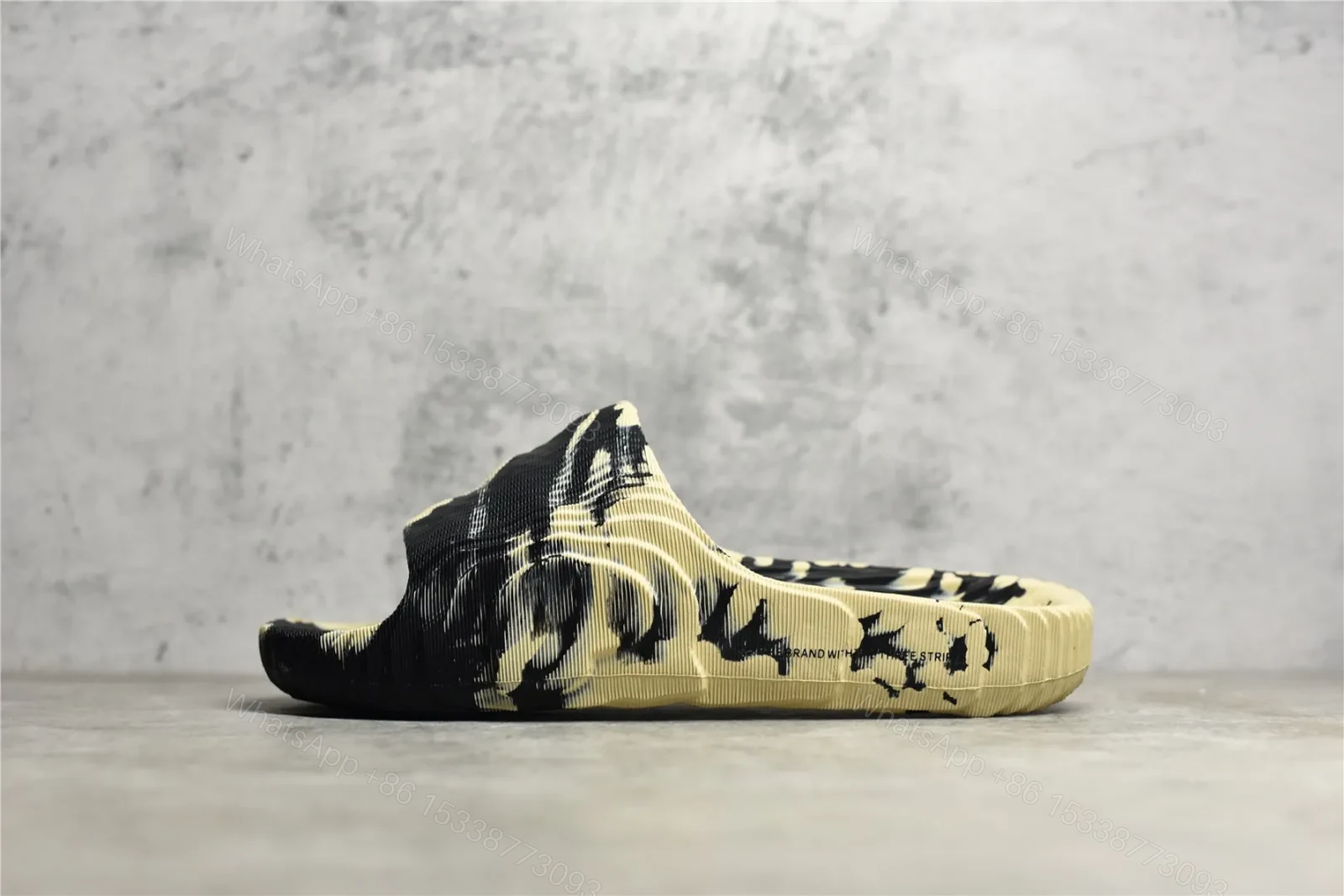 UA originals adilette — view 1