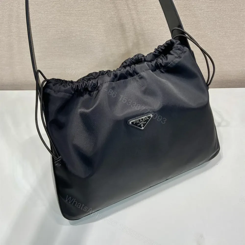 View 5 of 高仿Prada*ReEdition系列B6250腋下包大號黑色免檢版