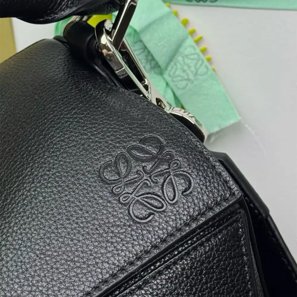 View 2 of 高仿Loewe*Puzzle系列1100小牛皮斜挎包黑色大號免檢版