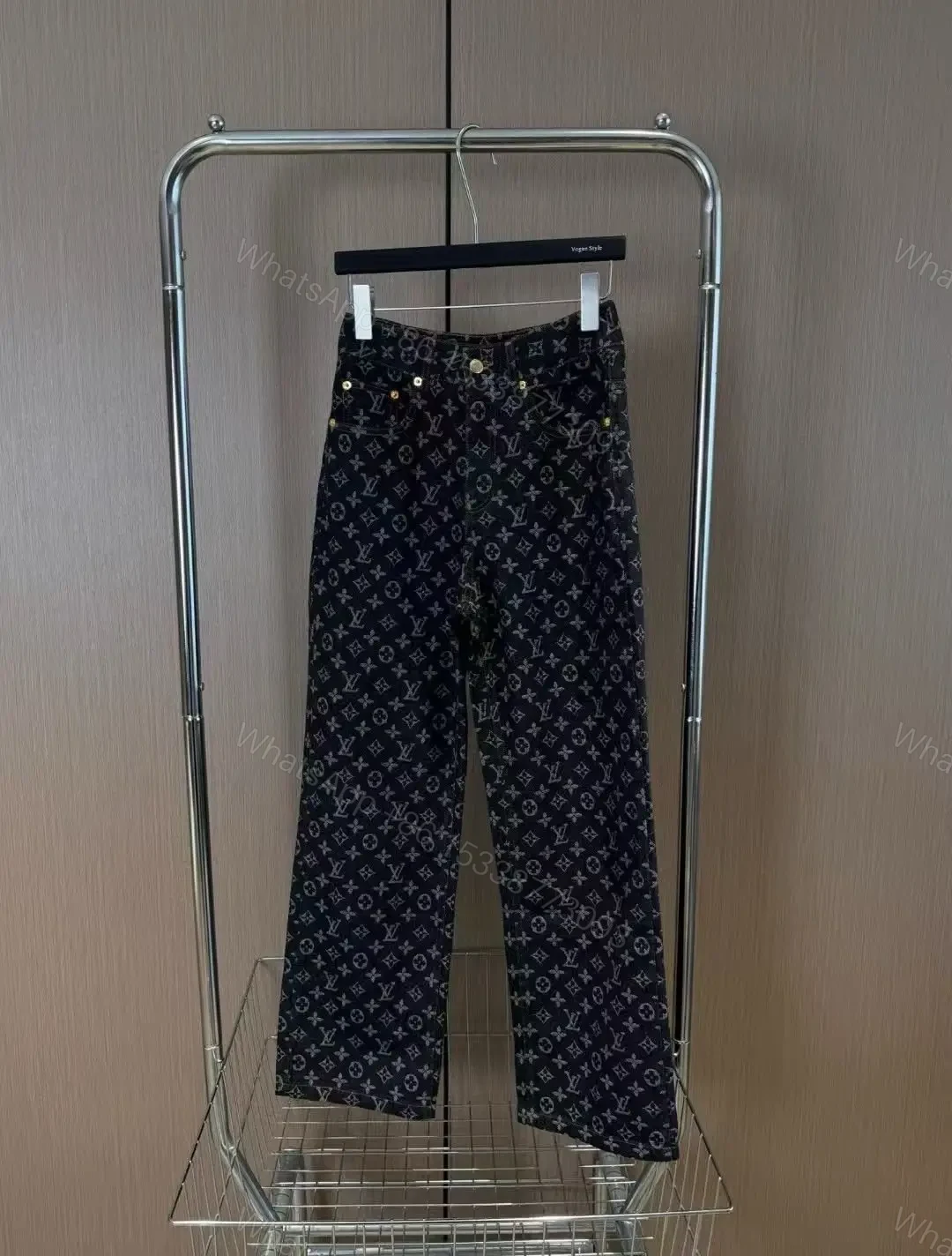 LOUIS VUITTON — view 1