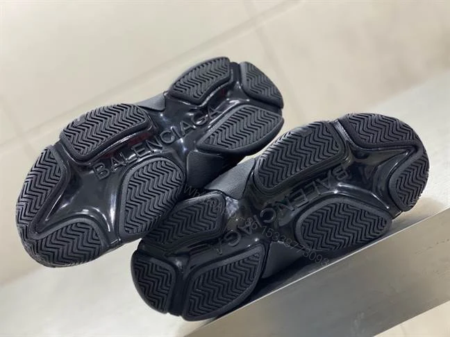 View 4 of BALENCIAGA TRIPLE S SNEAKER – BB174
