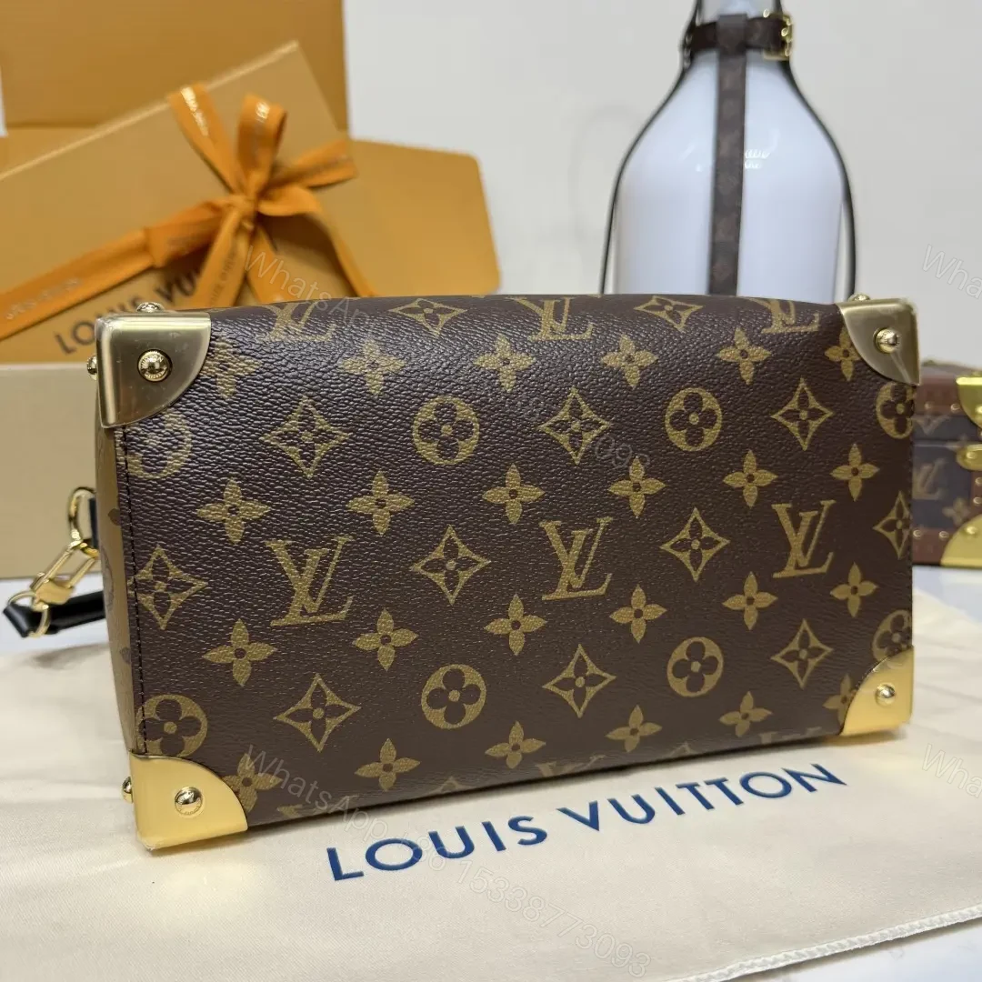 View 4 of Louis Vuitton Speedy Bandoulière Monogram canvas