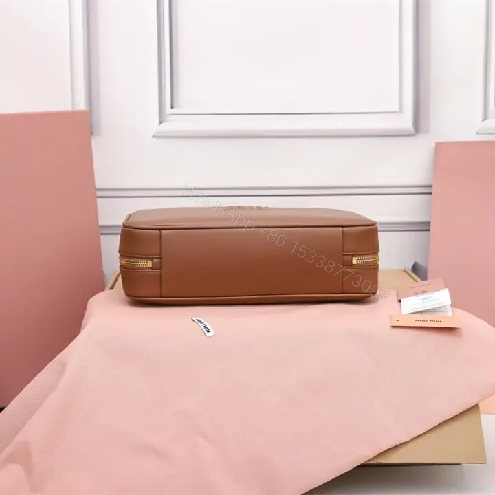 View 5 of 高仿miumiu*5BB172壓紋LOGO手提包小牛皮棕色免檢版