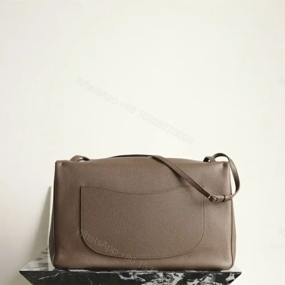 View 2 of 高仿Chanel*26S系列AS6233粒面小牛皮翻蓋包淺棕色超大號免檢版