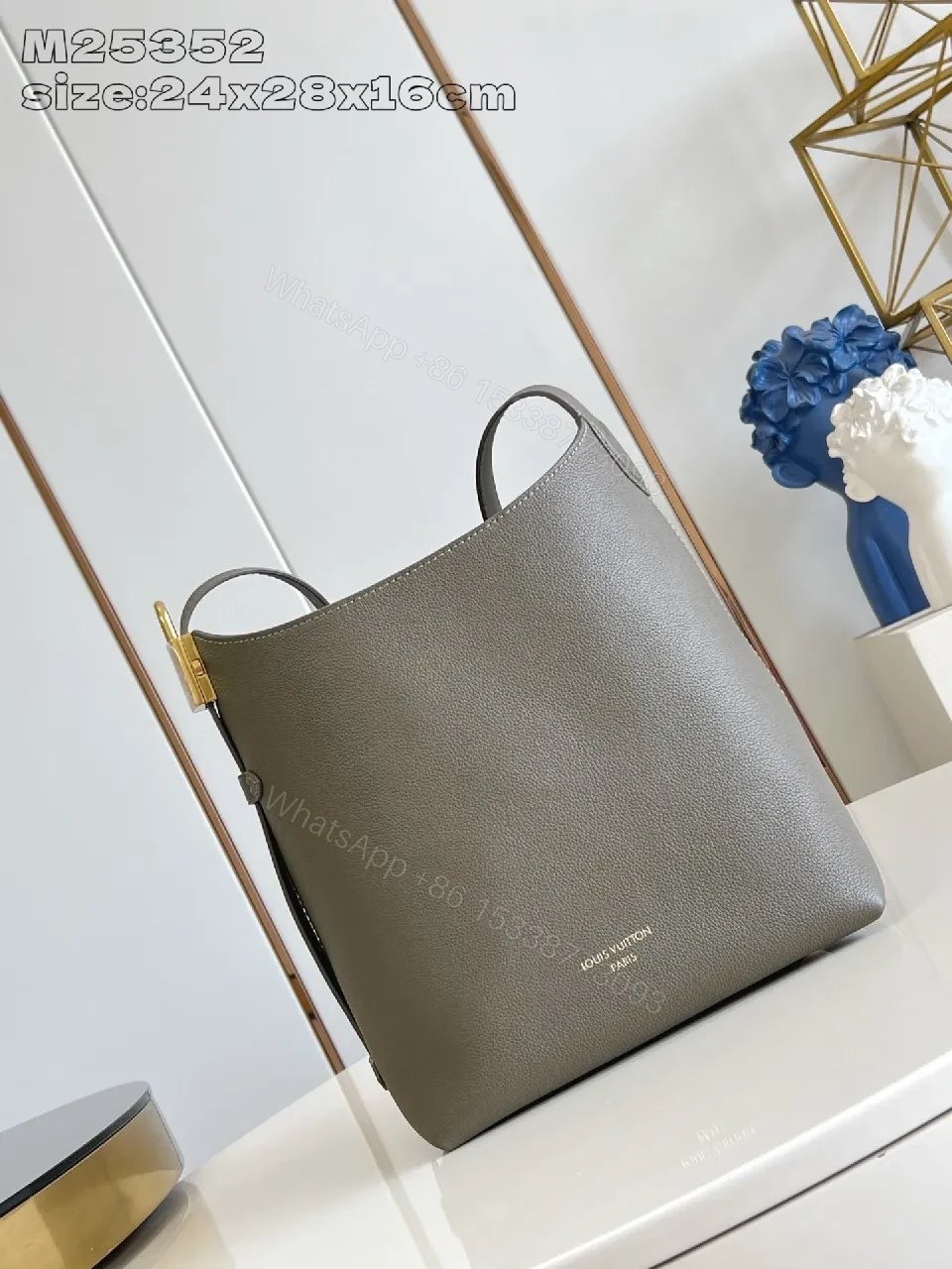 Minimalist Structured Tote: Quiet Luxury, Pebble Leather Bag — view 1